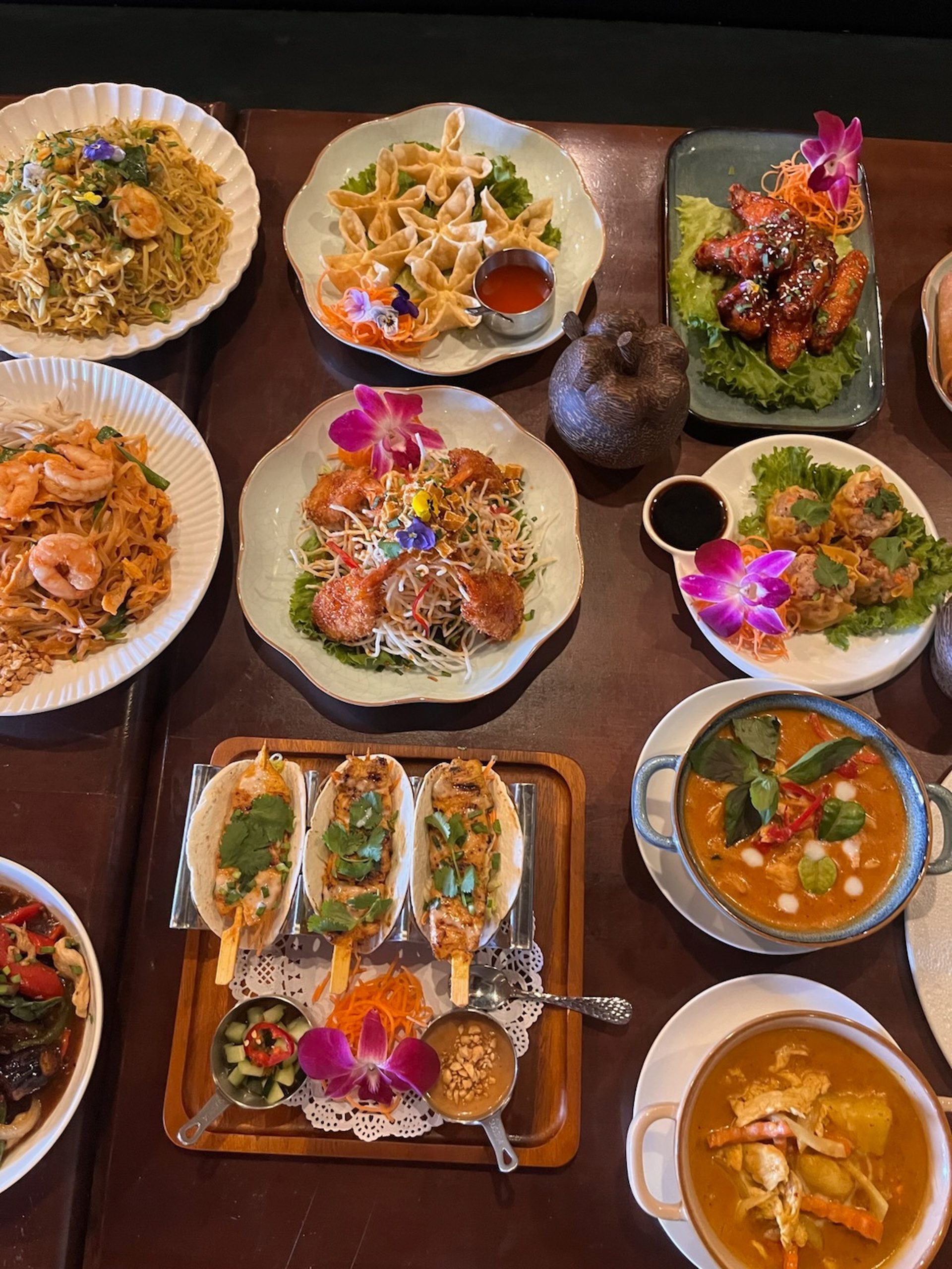 Happy Hour, Daily 4:30–6:30 PM